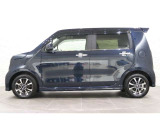 このお車はホンダ純正光脱臭・抗菌加工を納車前に致します。光触媒消臭は光触媒と銀イオンにより消臭とウイルス除菌や抗菌効果のダブル効果で車内を快適に保ちます。