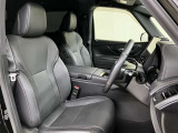 運転席と助手席は御覧の通りです。広々とした空間で快適にドライブ出来そうです。