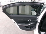 BMWプレミアムセレクション館林では、高年式低走行モデルからMモデル、年式が経ちなかなかディーラーでは見かけないモデルまで幅広いラインナップで認定中古車を取り扱っております。品質に自信があります。