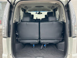普段のお買い物や通勤、送迎等に十分な荷室スペースを確保しております。セカンドシートを倒すと、大きな荷物の積載も可能です♪
