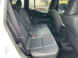 衝突被害軽減ブレーキ搭載。 自動車や歩行者などを検知して、ブレーキ操作がなく追突や衝突が避けられないとシステムが判断した場合に、被害を軽減するために自動的にブレーキが作動します。