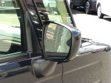 運転席ドアミラー周辺の写真です。