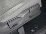◆シートハイトアジャスター◆運転席を上下に高さ調節ができます!運転ポジションを体格に合わせてシート調整できます。