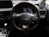 各操作スイッチなどもハンドルから手を放すことなく操作可能で安全運転に支援いたします!