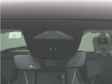 ◆衝突軽減ブレーキ(CMBS)◆システムが先行車や歩行者を検知。衝突するおそれがある場合、音とディスプレー表示で警告。さらに接近した場合はブレーキングを行い、衝突回避・被害軽減を支援します。