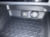 USB端子も備え付けられていますのでお手持ちの音楽機器・スマホを繋げて楽しむ事が出来ます!