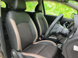 上質な素材を使用したシートが、車内を上品に演出。ドライビングシーンをより快適なものにします。