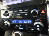 左右独立温度コントロールフルオートエアコンです。運転席、助手席それぞれで独立して温度設定ができます。冷え性の方が乗っても安心ですね♪
