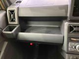 納車前にはプロのメカニックが、各部の点検を行います。ディーラーにしか出来ない品質、そしてサービスできっと満足していただけると思います!
