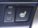 運転席と助手席にシートヒーターを装備しております。