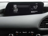 【マツダコネクト】ラジオ・テレビ/Bluetoothオーディオ、その他アプリケーションなどの機能で楽しむことができます。