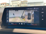 鮮明なバックカメラと上空からのサラウンドビューで駐車もラクラク。