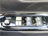 シンプルで使いやすいデザインの運転席です。