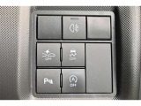 「大きな車を運転するのが不安」という方も安心してください!ブザーと光でお知らせしてくれます♪もちろん頼りきりはNGですよ!