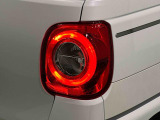 丸目で愛嬌のあるデザインのLEDリヤコンビネーションランプ(LEDストップランプ)が省電力・長寿命化を実現。