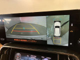 レクサスのお車はすべてバックモニターを標準装備。駐車時のご不安を解消する、パノラミックビューモニターも装備しています。