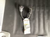 コンセント型の充電ケーブルがセットでついております。ご自宅で簡単に充電することが可能です。