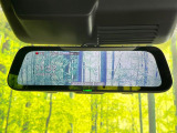 【デジタルルームミラー】後席の大きな荷物や同乗者で後方が確認しづらい時でも安心!カメラが撮影した車両後方の映像をルームミラー内に表示。クリアな視界で状況の確認が可能です!