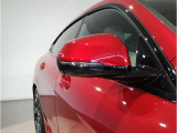 【BMWミラー】視認性の高いスタイリッシュなミラー。自動防眩機能も付いており夜間のドライビングをサポートします。
