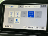 多彩なソースからお好みの音楽を楽しめます。ラジオ、CD、USBなど、様々なメディアに対応し、飽きさせないエンターテイメントを提供します。
