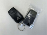 キーを取り出さずにドアを施錠&解錠。クルマの始動も可能です。