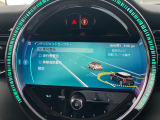 Bluetooth接続ができます。音楽を聴いたり、通話することも可能です!ディスプレイ画面はナビゲーション以外にも多くの機能が付いております♪