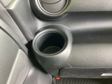 ドリンクボケット装備、小物入れにもなって便利です