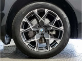【BMWアロイホイル】軽量かつ強度に拘ったアロイホイル。走行性能ポテンシャルを引き出す設計。車の足元を引き締めてくれる大きなポイントはアロイホイルです。