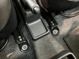 品質へのこだわり!フロアマットやシートなど車内をキレイに清掃し、ニオイや汚れなどを徹底的にクリーニングしてもらっております。室内はピカピカです☆