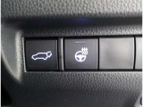 後ろが狭くてもサッと積める。途中で止められる安心のバックドア。後ろの駐車スペースが狭い時に重宝しますよ♪