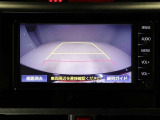 バックモニター装着車は後退時の強い味方です♪車庫入れや縦列駐車の際、後退操作の参考になるガイドラインをナビ画面に表示します。