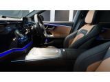 メルセデスジャパンが定めるサーティファイドカー(認定中古車)として登録を致しますので、納車時にはタイヤやバッテリー等も規定以下の数値であれば、整備代金を頂かず、無償で交換となります。ご安心下さい。