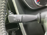 操作感にこだわったワイパーレバー。雨天時でもクリアな視界を確保し、安全な運転をサポートします。