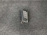 キーを取り出さずにドアを施錠&解錠。クルマの始動も可能です。