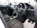 認定中古車保証1年間距離無制限の保証とロードアシスタンスサービスが全車に付帯されています。また、1年間または2年間の延長保証(有償)もご利用いただけます。