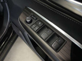 ワンタッチで操作できるパワーウィンドウは、快適性と安全性を両立。毎日のドライブをより便利で安心にしてくれる装備です!