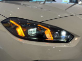 BMWでは古くから4つのリングが伝統のヘッドライトで御座います。