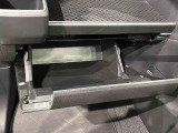 すぐに取り出せ、しまえる多彩な収納が付いてます
