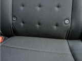 ◆ISOFIX◆シートベルトいらずでチャイルドシートと固定金具を連結するだけでガッチリ固定できます。