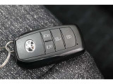 ■スマートキー■ 鍵を身に着けていれば、ドアの施錠・開錠が可能です!バッグから鍵を探し出す必要もないので、たくさん荷物を持っていたり雨の日傘をさしている時にも便利ですね!