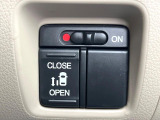【パワースライドドア】キーや運転席のスイッチでスライドドアの開閉が可能♪電動だから力を入れてドアを開ける必要が無く、小さいお子様でも、重い荷物を持っている時もラクに開け閉めできます♪