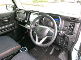 機能的な運転席は運転の妨げにならずストレスを感じさせません。