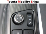 駐車時に便利なスマ-トキ-連動オ-ト格納式ドアミラーを装備しています。施錠すると自動的にドアミラーを格納する便利な機能です!