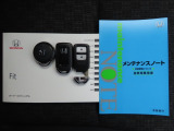 お持ちいただくだけでドアロックの開け閉めからエンジン始動までできちゃう賢く便利なスマートキーを装備!もうバッグやポケットからキーを出さなくても大丈夫ですよ