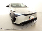 LEDヘッドライトです。デザイン性がよくとても明るいので、夜間の走行や悪天候でも安心です。しかも長寿命!