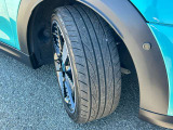 格好良くてピカピカのアルミホイールがあなたの愛車をいっそう輝かせます。