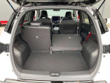 後席を倒すと大きな荷物も積むことができます!