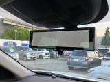 スマートルームミラーは車両後方の状況を映像で映し出してくれる優れものです!後席に人が乗っていたり、荷物で後ろが見えない時でも安心です!