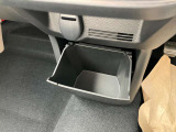 センターコンソールボックス