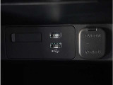【USB接続】USB接続も可能です。スマートフォンと連動して音楽も再生可能です。